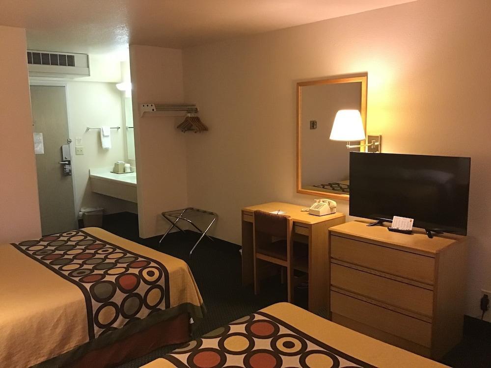 Hotel Super 8 By Wyndham Hamilton Zewnętrze zdjęcie