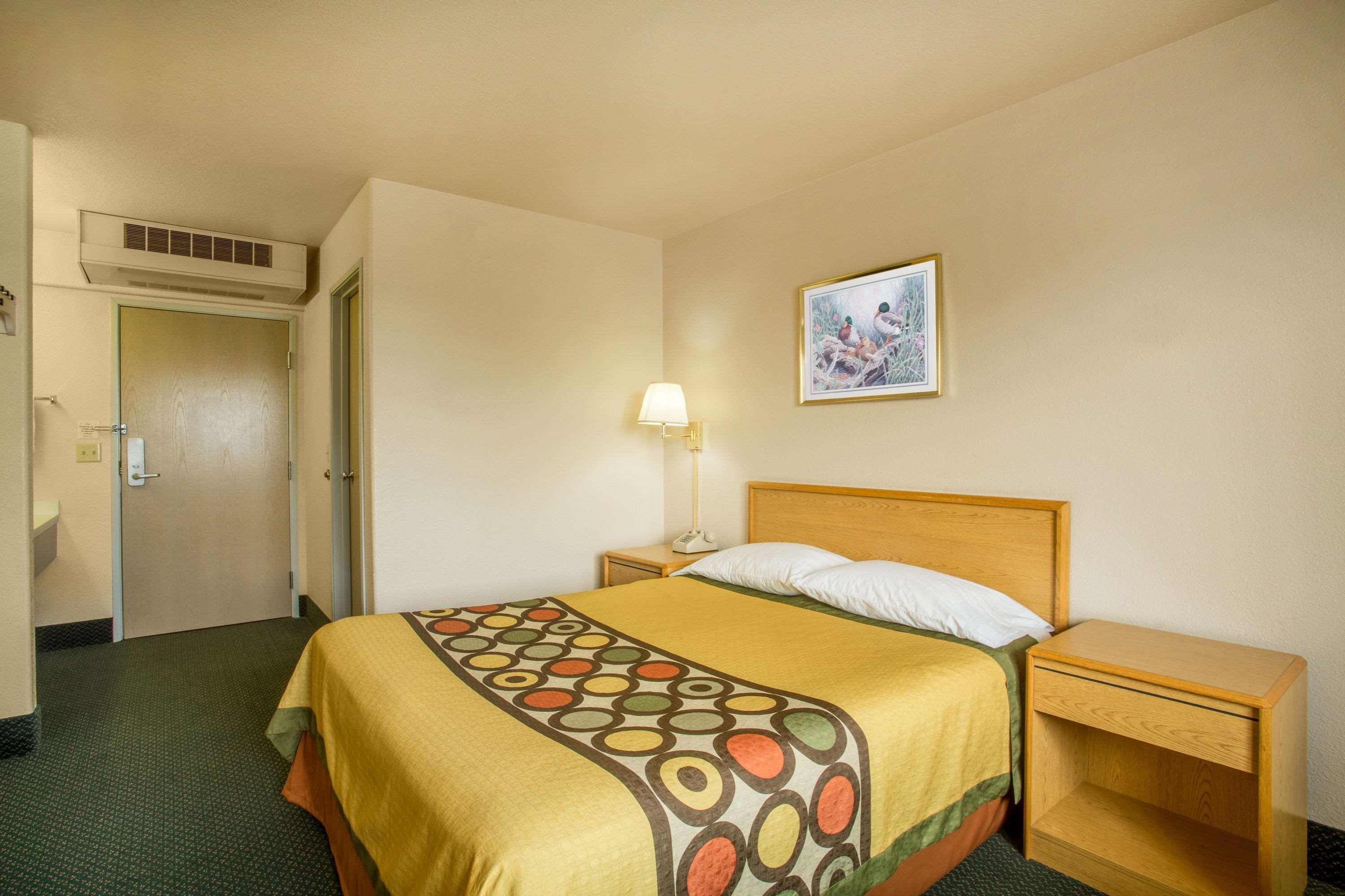 Hotel Super 8 By Wyndham Hamilton Zewnętrze zdjęcie